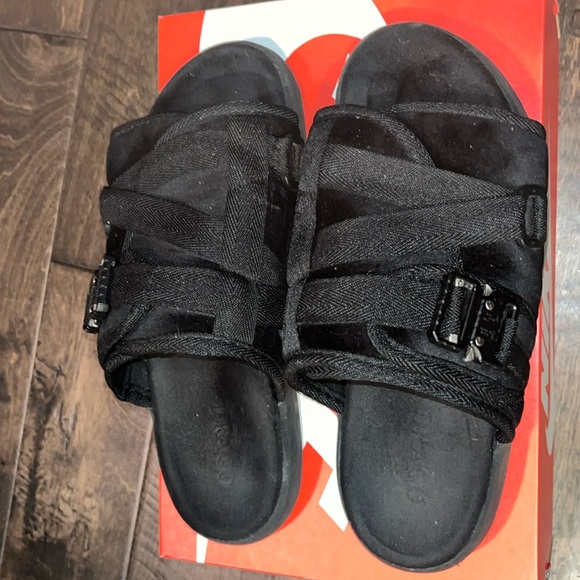 Brand: Draco slides color: black size: 10, 10.5